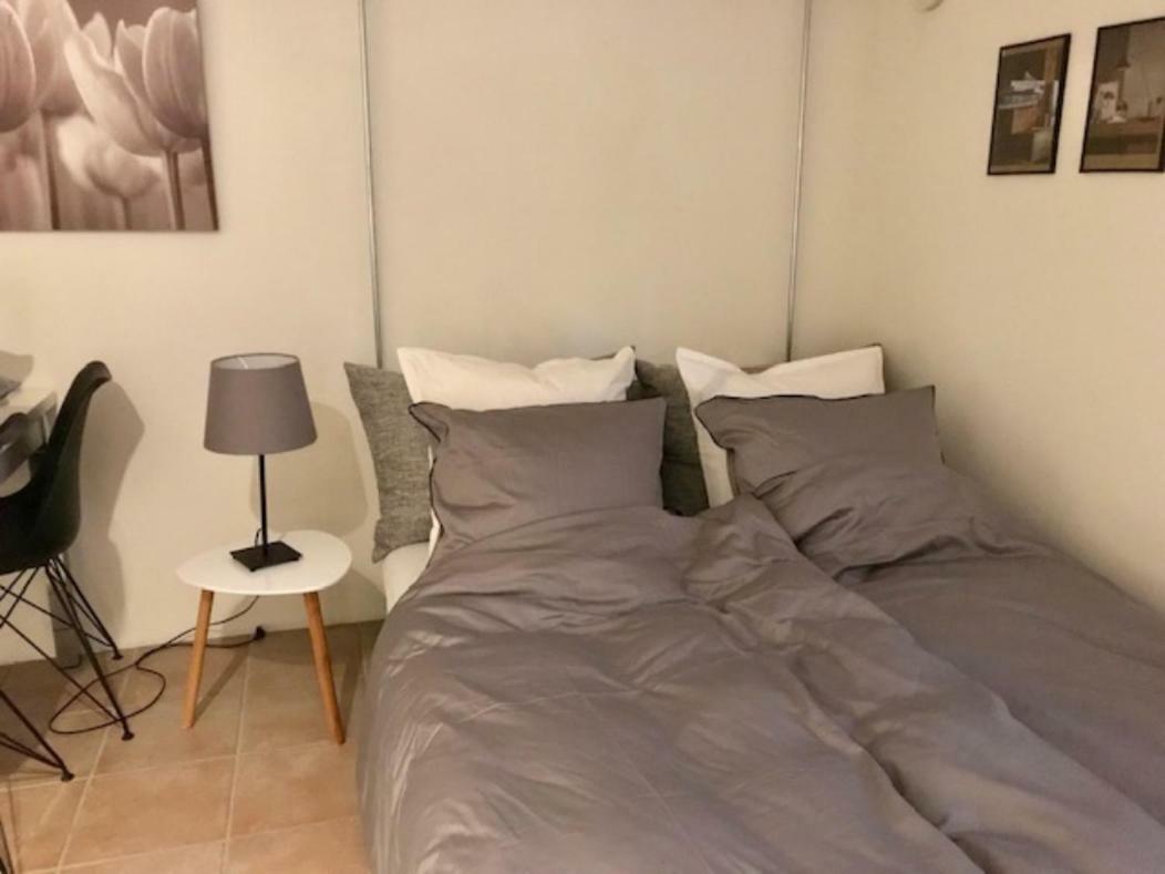 Special Offer,One Of Its Kind, Extremely Central In Herning, Danish Hosts, Extremely Clean, Very Quiet Street But A Stonethrough From Bars & Restaurants Lejlighed Eksteriør billede